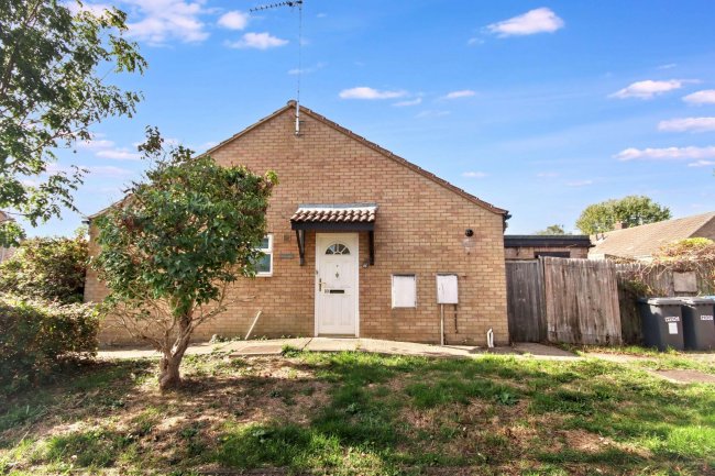 10 Beaumaris Road, Sawtry, Huntingdon, Cambridgeshire PE28 5SF 4