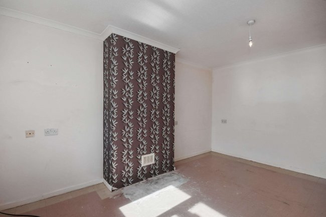 10 Beaumaris Road, Sawtry, Huntingdon, Cambridgeshire PE28 5SF 4