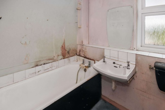 16 Dukes Road, Eaton Socon, St. Neots, Cambridgeshire, PE19 8DD 7