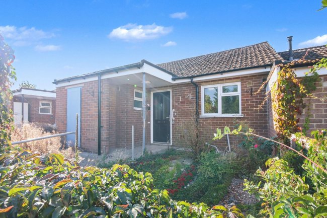 7 Chequers Close, Fenstanton, Cambridgeshire, PE28 9QY 7