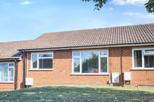 7 Chequers Close, Fenstanton, Cambridgeshire, PE28 9QY 7