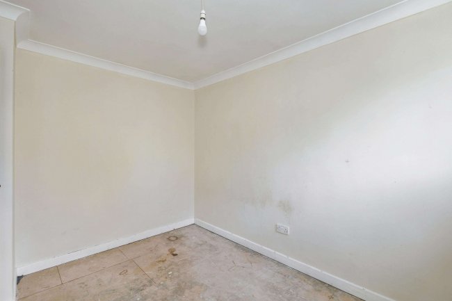 14 Bowness, Wellingborough, Northamptonshire, NN8 3FS 10