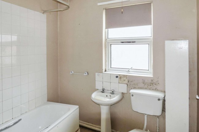 2 Chesterfield Road, Blackpool, Lancashire, FY1 2PP 15