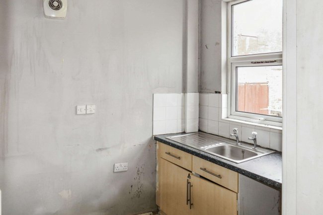 2 Chesterfield Road, Blackpool, Lancashire, FY1 2PP 15