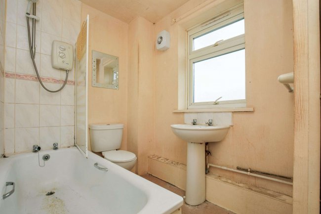 51 Town Lane, Southport, PR8 6NJ 5