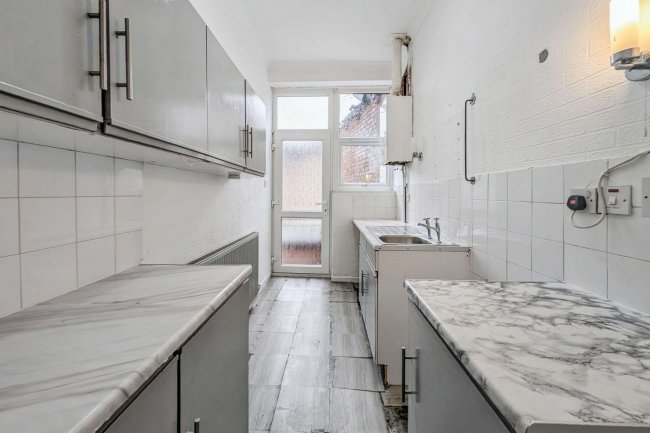 15 Marlborough Street North, South Shields, Tyne & Wear, NE33 4DA 4