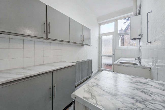 15 Marlborough Street North, South Shields, Tyne & Wear, NE33 4DA 4