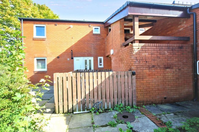 8 Fell View, Chorley, Lancashire, PR6 0NT 2