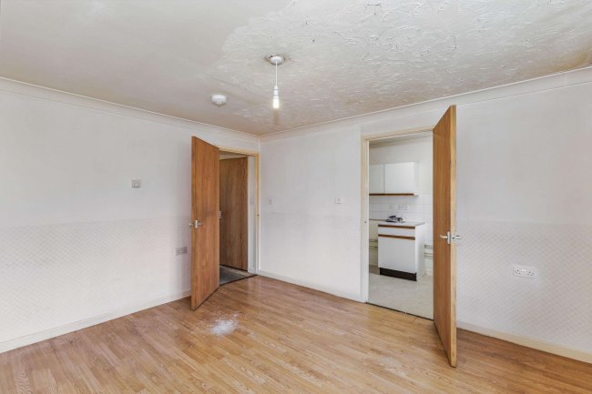 9 Penrith Drive, Wellingborough, Northamptonshire NN8 3XL 1