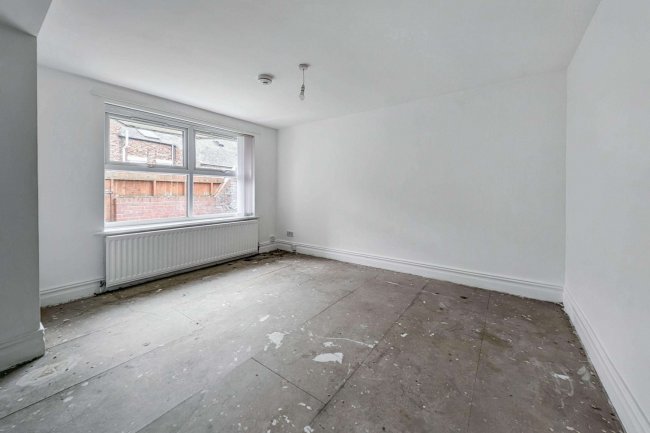 340 Whitehall Road, Gateshead, Tyne and Wear NE8 4PX 10