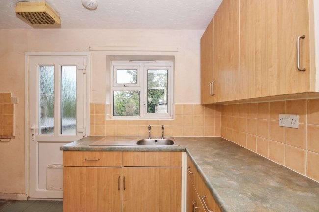 13 Pingle Bank, Holme, Peterborough, Cambridgeshire, PE7 3PJ 9