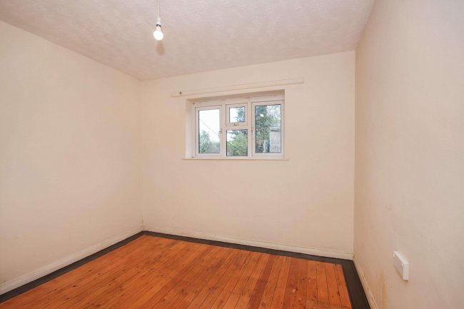 13 Pingle Bank, Holme, Peterborough, Cambridgeshire, PE7 3PJ 9