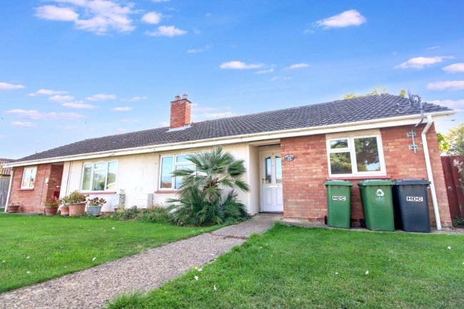 14 Manor Close, Yaxley, Peterborough, Cambridgeshire, PE7 3NS 10