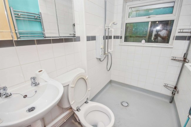 14 Manor Close, Yaxley, Peterborough, Cambridgeshire, PE7 3NS 10