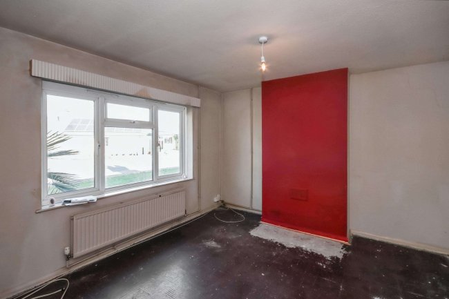 14 Manor Close, Yaxley, Peterborough, Cambridgeshire, PE7 3NS 10