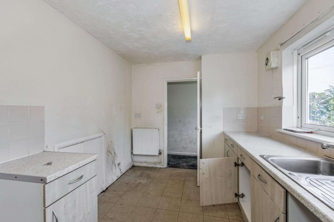 19 Wintringham Road, St. Neots, Cambridgeshire, PE19 1NX 3