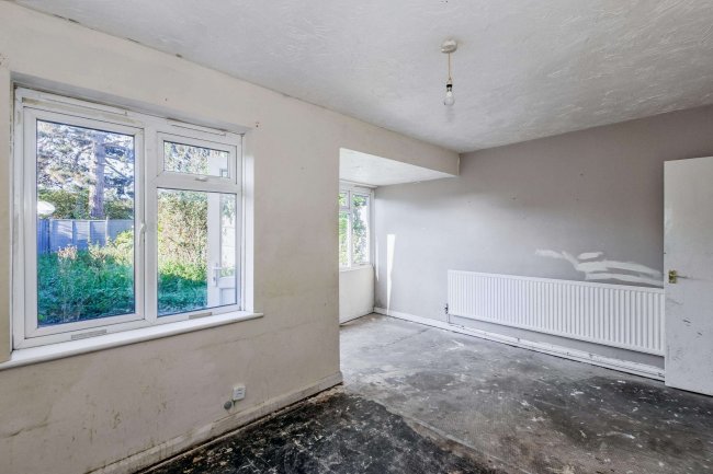 19 Wintringham Road, St. Neots, Cambridgeshire, PE19 1NX 3