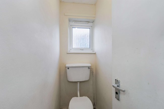 19 Wintringham Road, St. Neots, Cambridgeshire, PE19 1NX 3