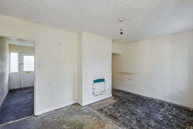 19 Wintringham Road, St. Neots, Cambridgeshire, PE19 1NX 3