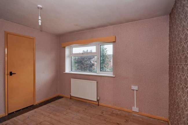 34 Hawthorn Road, St. Neots, Cambridgeshire, PE19 1EY 6