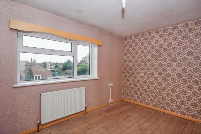 34 Hawthorn Road, St. Neots, Cambridgeshire, PE19 1EY 6