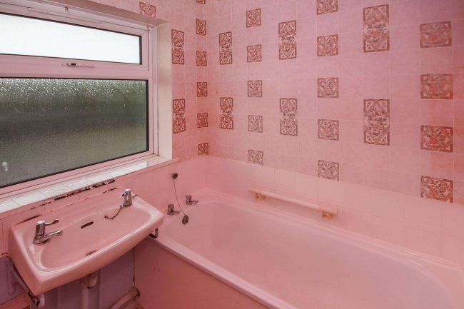 34 Hawthorn Road, St. Neots, Cambridgeshire, PE19 1EY 6