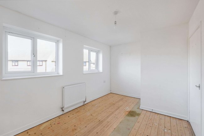 33 Candlewicks, Walnut Tree, Milton Keynes, Buckinghamshire, MK7 7NU 9