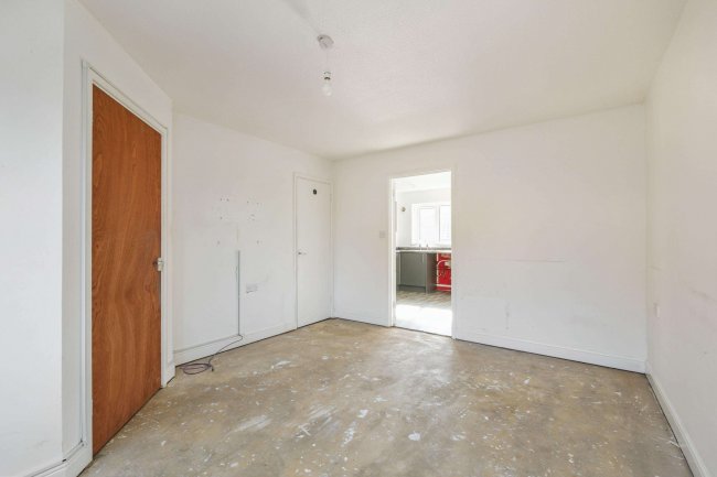 33 Candlewicks, Walnut Tree, Milton Keynes, Buckinghamshire, MK7 7NU 9