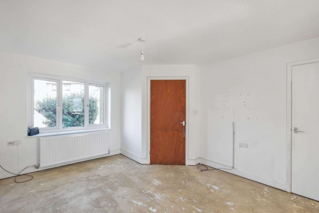 33 Candlewicks, Walnut Tree, Milton Keynes, Buckinghamshire, MK7 7NU 9