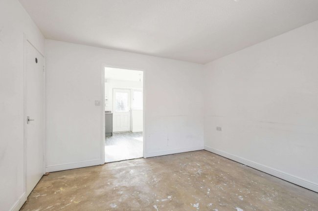 33 Candlewicks, Walnut Tree, Milton Keynes, Buckinghamshire, MK7 7NU 9