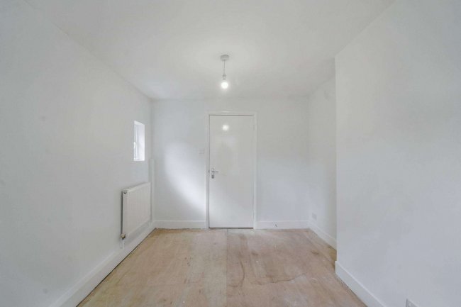 Flat C, 197 Kilburn Park Road, London NW6 5LG 2