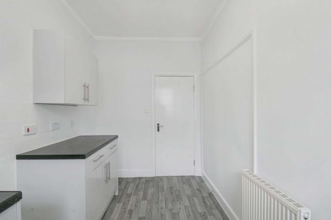 Flat C, 197 Kilburn Park Road, London NW6 5LG 2