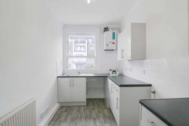 Flat C, 197 Kilburn Park Road, London NW6 5LG 2