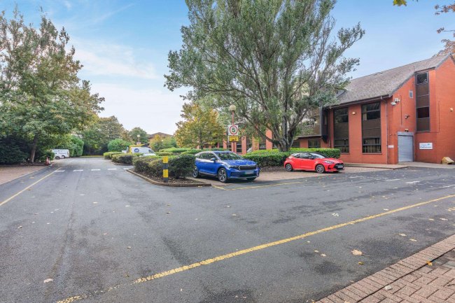 Sovereign House, Fifth Avenue Business Park, Team Valley, Gateshead, Tyne and Wear NE11 0HF 1
