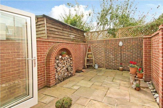 5 Postboys Row, Between Streets, Cobham, KT11 1AB 4