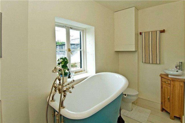 5 Postboys Row, Between Streets, Cobham, KT11 1AB 4