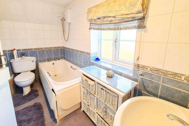 Pear Tree Cottage, Kirstead, Norfolk, NR15 1EA 5