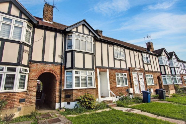 8 Tithe Court, Hall Lane, London NW4 4TL 4