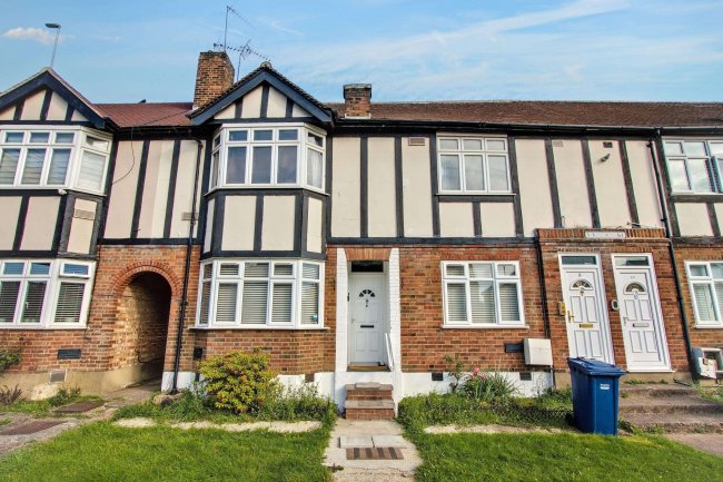 8 Tithe Court, Hall Lane, London NW4 4TL 4