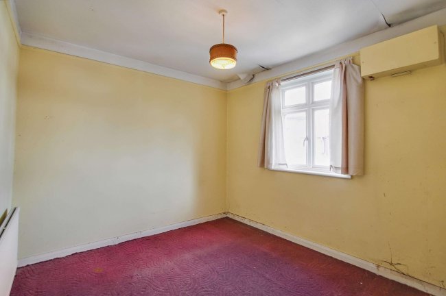 8 Tithe Court, Hall Lane, London NW4 4TL 4