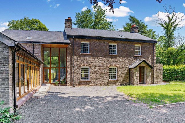 Plas Glyndwr, Cwmdu, Crickhowell, NP8 1RT 3