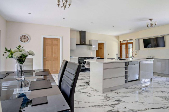 Plas Glyndwr, Cwmdu, Crickhowell, NP8 1RT 3