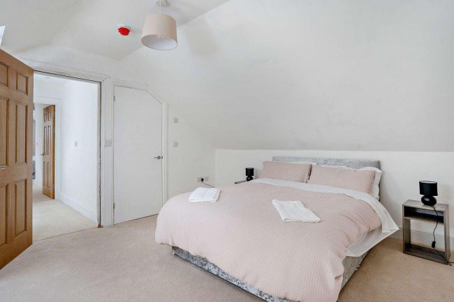 Plas Glyndwr, Cwmdu, Crickhowell, NP8 1RT 3