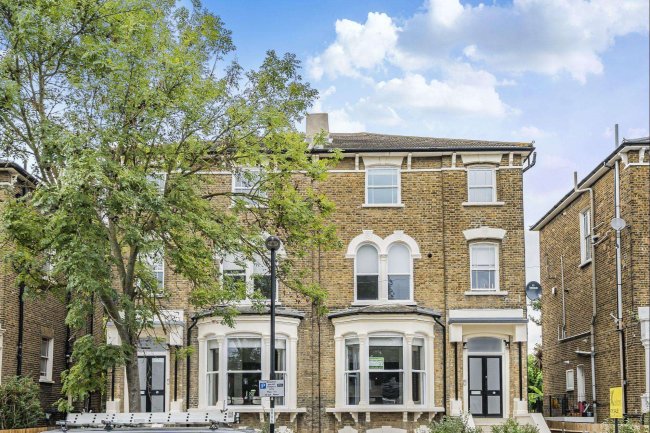 Flat 10 Ignatious House, 17-19 Northbrook Road, Lewisham, London SE13 5QT 2