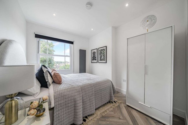 Flat 10 Ignatious House, 17-19 Northbrook Road, Lewisham, London SE13 5QT 2