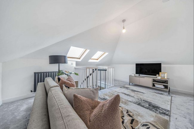 Flat 10 Ignatious House, 17-19 Northbrook Road, Lewisham, London SE13 5QT 2