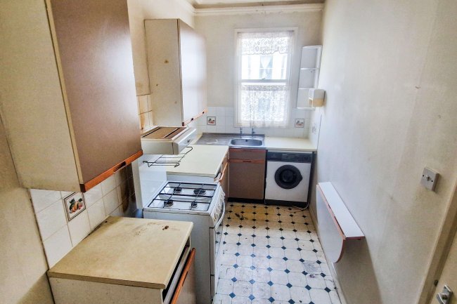 Flat 2, 38 Lansdowne Street, Hove, BN3 1FR 9