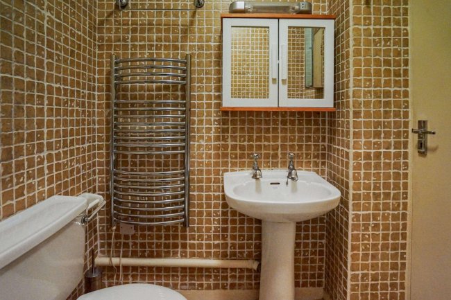 120 Florin Court, 6-9 Charterhouse Square, Barbican, London, EC1M 6EY 4