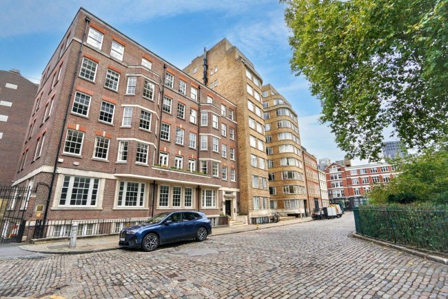 120 Florin Court, 6-9 Charterhouse Square, Barbican, London, EC1M 6EY 4