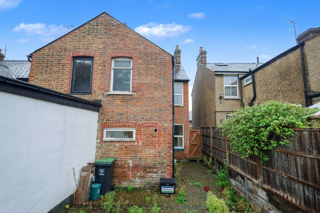 167 Lawn Lane, Hemel Hempstead, Hertfordshire, HP3 9JF 3